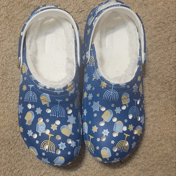 CROCS Shoes - CROCS Blue and White Cozy Slippers